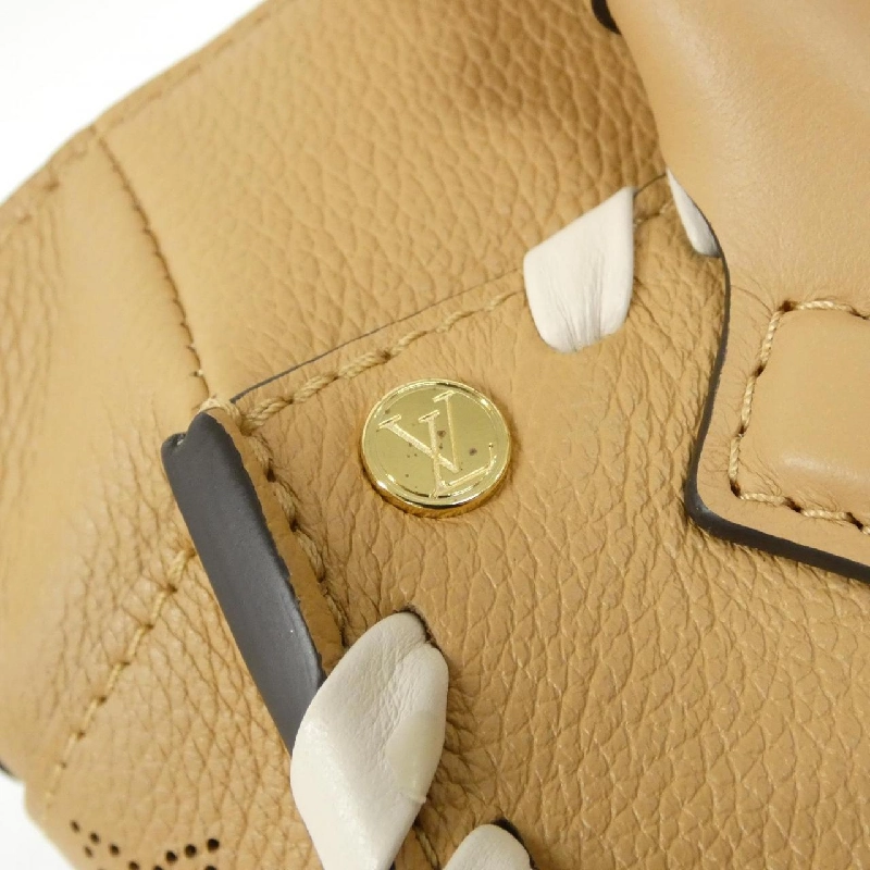 Túi Louis Vuitton Mahina On My Side PM M21585 615921