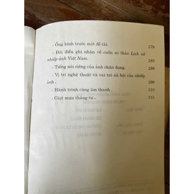 TRỊNH ĐÌNH KHÔI - BÚT KÝ VĂN NGHỆ -330 TRANG 624698