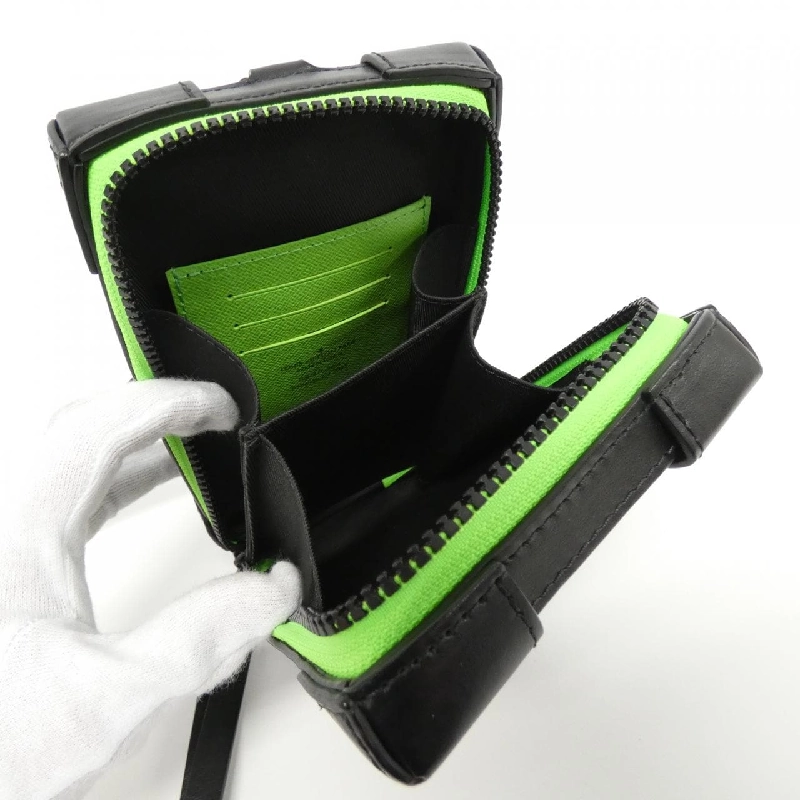 Túi đeo chéo Louis Vuitton Monogram (LV Friends) Soft Trunk Phone Box M80144 613688