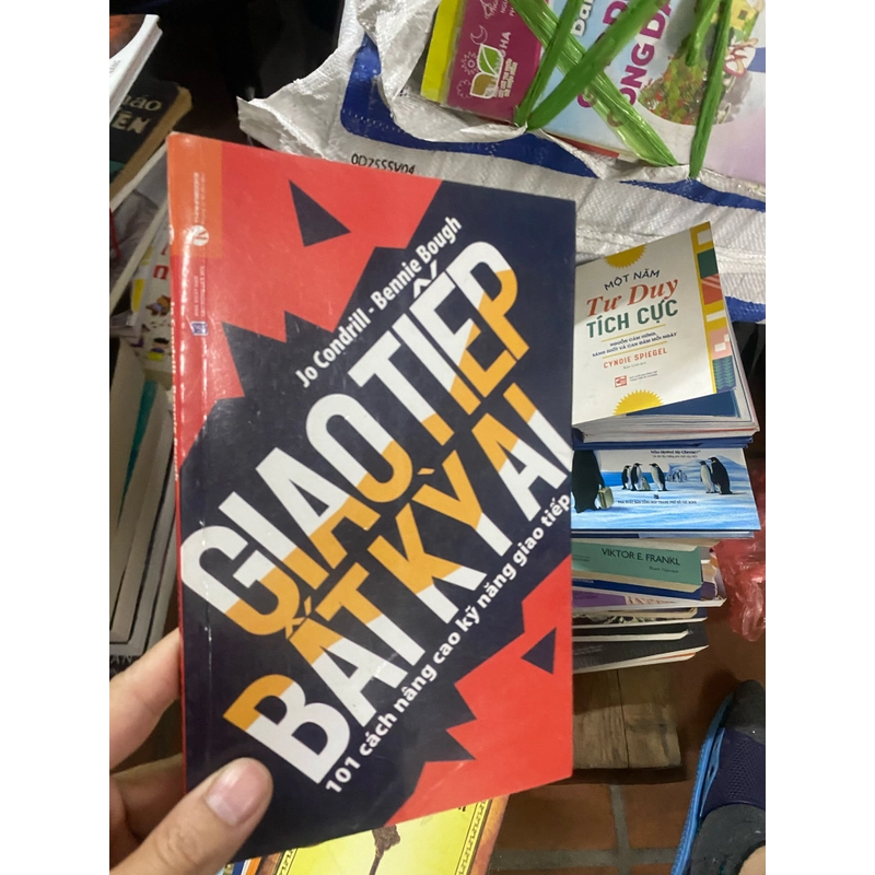 Sách giao tiếp bất kỳ ai 323072