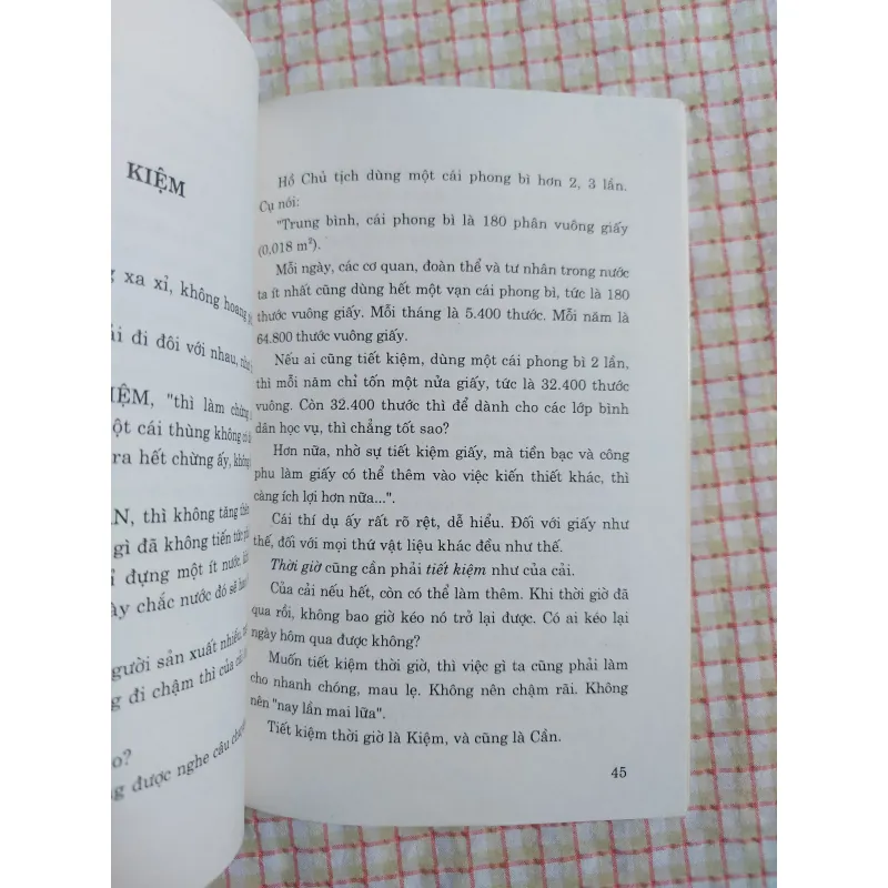 VỀ ĐẠO ĐỨC CÁCH MẠNG - Hồ Chí Minh 961645