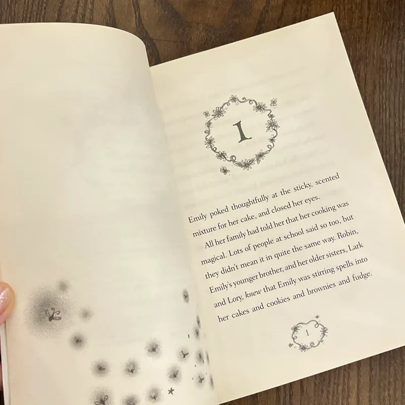 ✨𝑬𝒎𝒊𝒍𝒚 𝑭𝒆𝒂𝒕𝒉𝒆𝒓 𝒂𝒏𝒅 𝒕𝒉𝒆 𝑺𝒕𝒂𝒓𝒍𝒊𝒕 𝑺𝒕𝒂𝒊𝒓𝒄𝒂𝒔𝒆✨ 711916