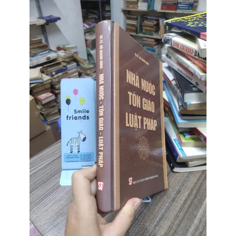 Sách:  Nhà nước Tôn giáo Luật pháp (A3) - Tác giả: GS TS Đỗ Quang Hưng 625061