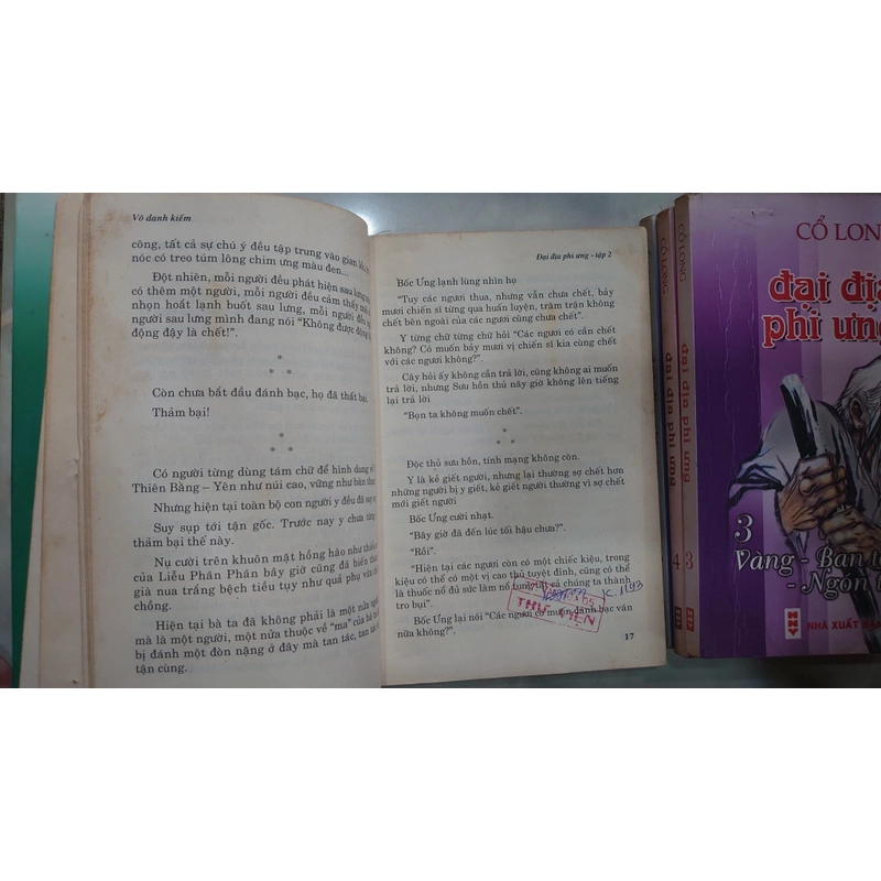 Đại địa phi ưng (Trọn Bộ 5 Cuốn)
- Cổ Long; Cao Tự Thanh dịch
 198783