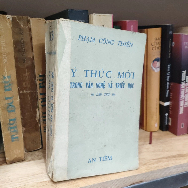 Ý THỨC MỚI TRONG VĂN NGHỆ VÀ TRIẾT HỌC  290482