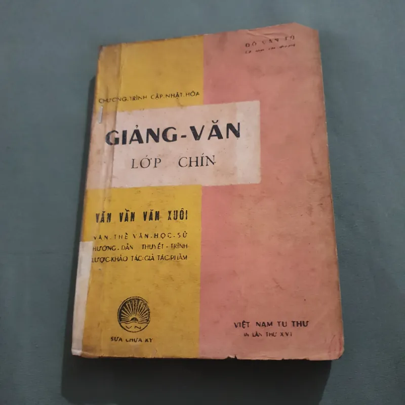 Sách giáo khoa Giảng Văn trước 1975 780272