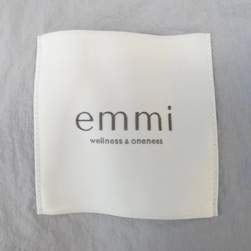 【Khuyến mãi】Áo khoác emmi 639308