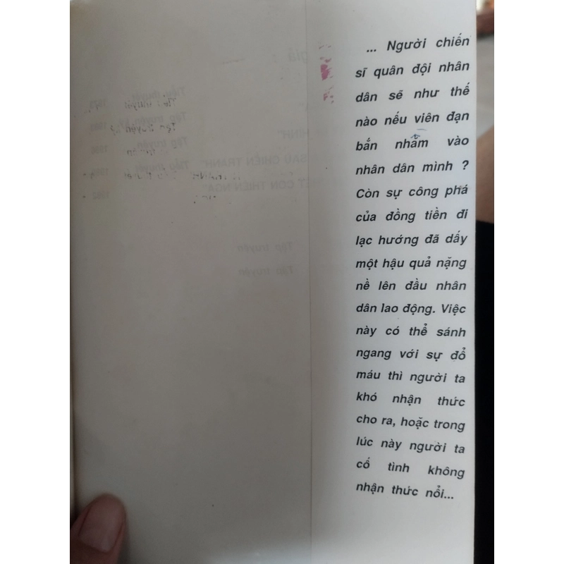 tiểu thuyết "Rừng và cái chết con chim" của tác giả Hà Khánh Linh.  (1992) 496476