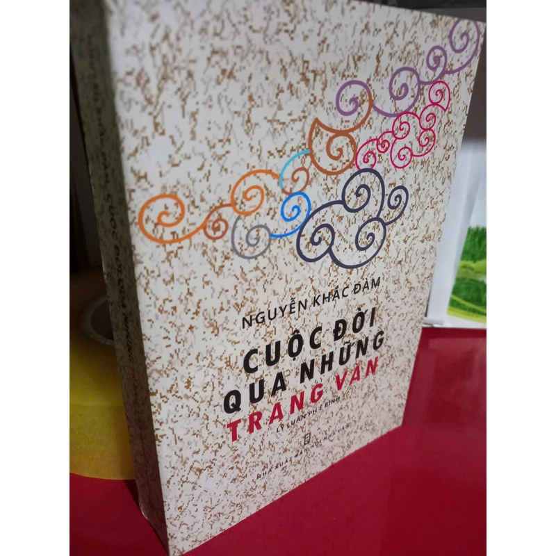 cuộc đời qua những trang văn lý luận và phê bình 548642