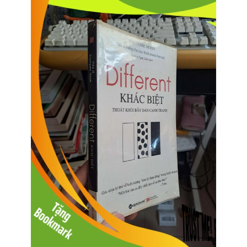 (TẶNG BOOKMARK) Different Khác Biệt thoát khỏi bầy đàn cạnh tranh mới 80% ố ẫm 2016 KỸ NĂNG RBK2908 943120