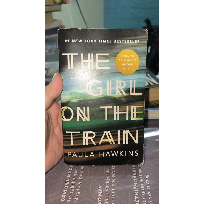THE GIRL ON THE TRAIN - PAULA HAWKINS 446799