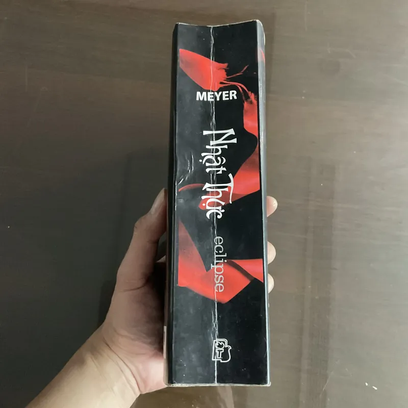 [KỲ ẢO] Nhật thực - Stephanie Meyer 721101