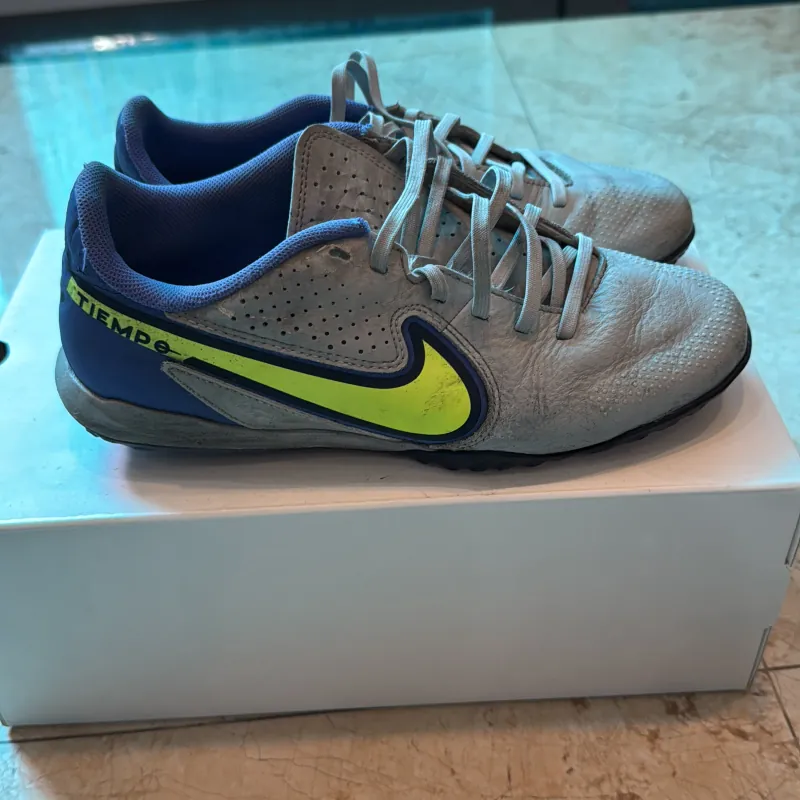 Giày đá bóng cũ Nike sz 39/ 6,5 us / 24,5cm 975773