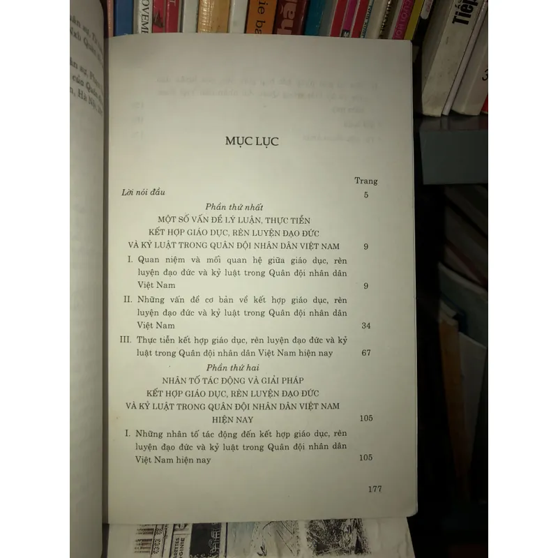 Kết hợp giáo dục, rèn luyện đạo đức và kỷ luật trong quân đội nhân dân Việt Nam 703351