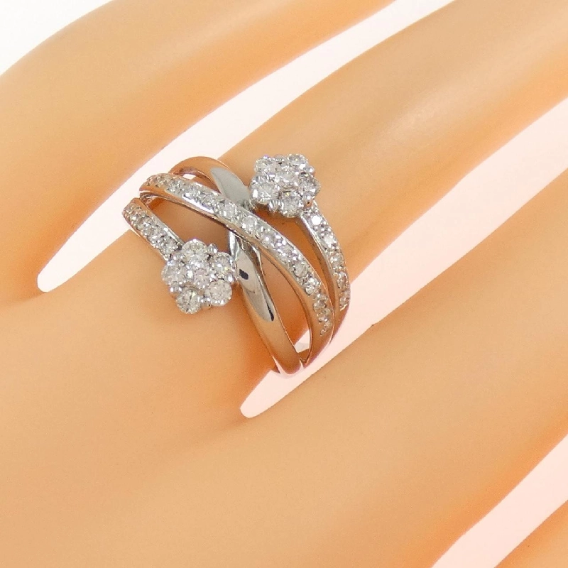 Nhẫn kim cương hoa K18WG 0.52CT 668819