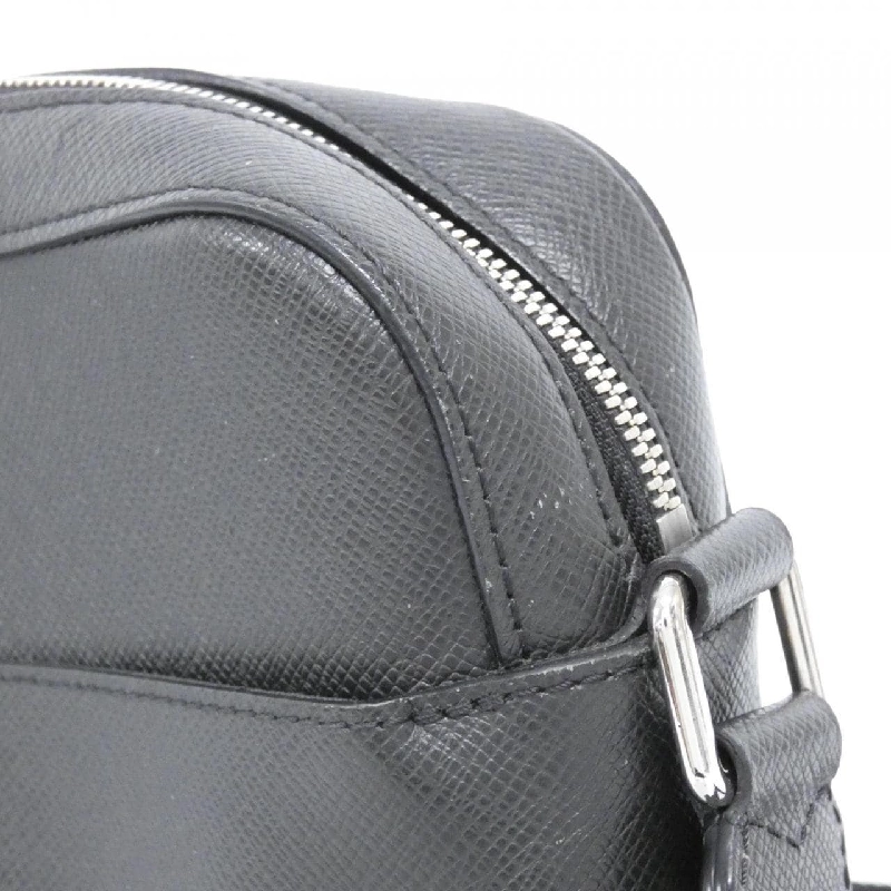 Túi đeo chéo Louis Vuitton Taiga Anton PM M33427 - Hàng hiệu Chính hãng 767536