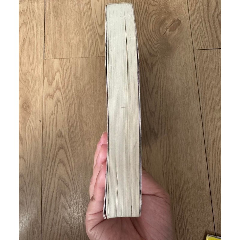 Sách tiếng Việt - Cơn ác mộng kinh hoàng 72111