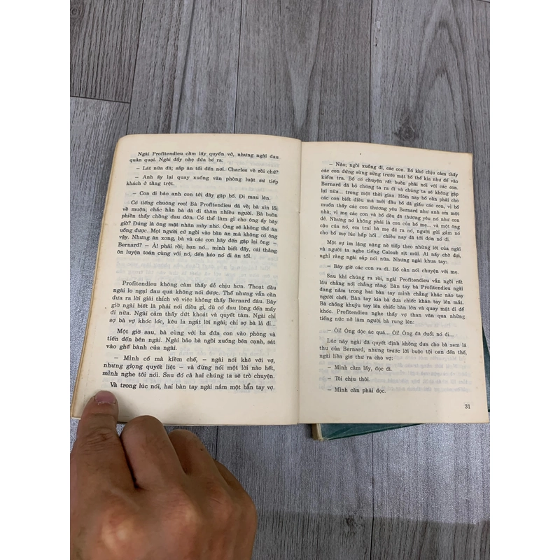 Bọn làm bạc giả, bộ 2 tập. 999 473626