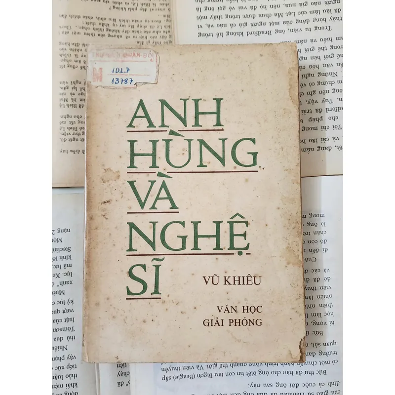 ANH HÙNG VÀ NGHỆ SĨ - Vũ Khiêu (467 trang) 707222