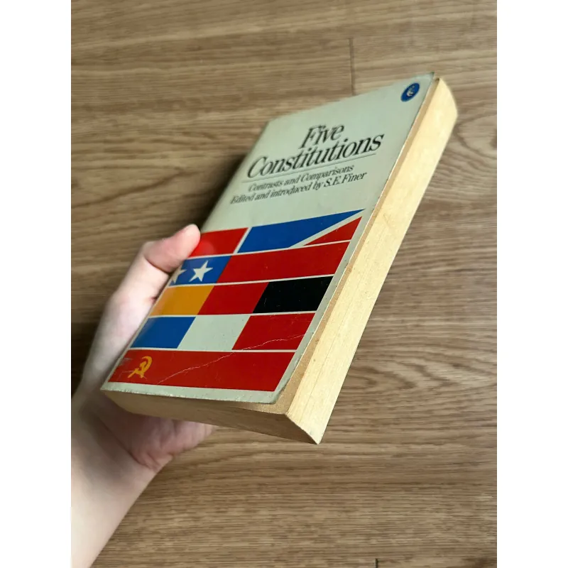 Five Constitutions - S. E. Finer (ed.) 787552
