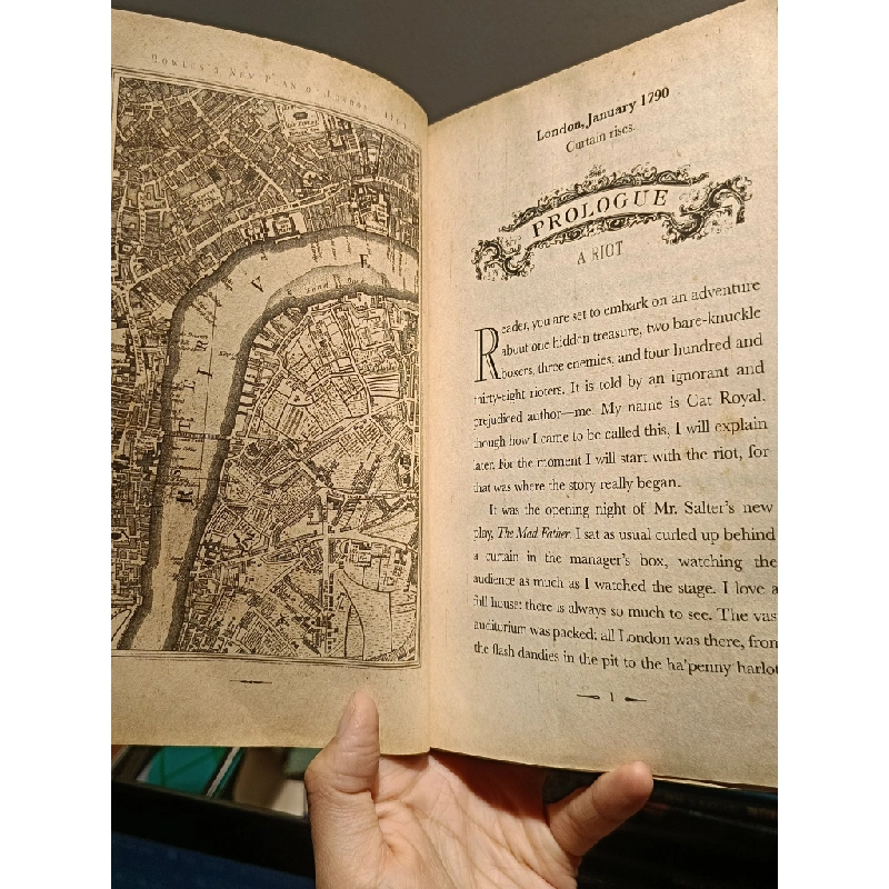 The Diamond of Drury Lane - Julia Golding 460306