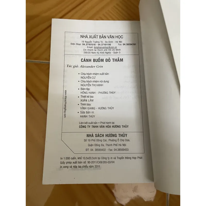 Cánh buồm đỏ thắm 1012908