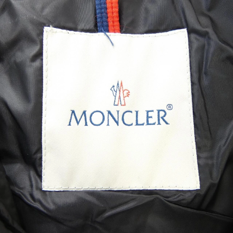 Áo khoác lông vũ MONCLER 638917