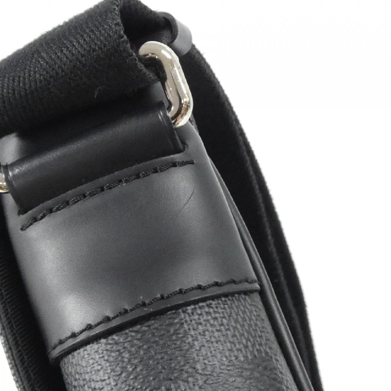 Túi xách vai Louis Vuitton Damier Graphite District PM N41028 - Hàng hiệu Chính hãng 767833