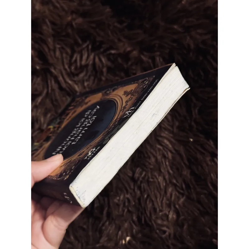 Những lối đi dưới hàng cây tăm tối 993152