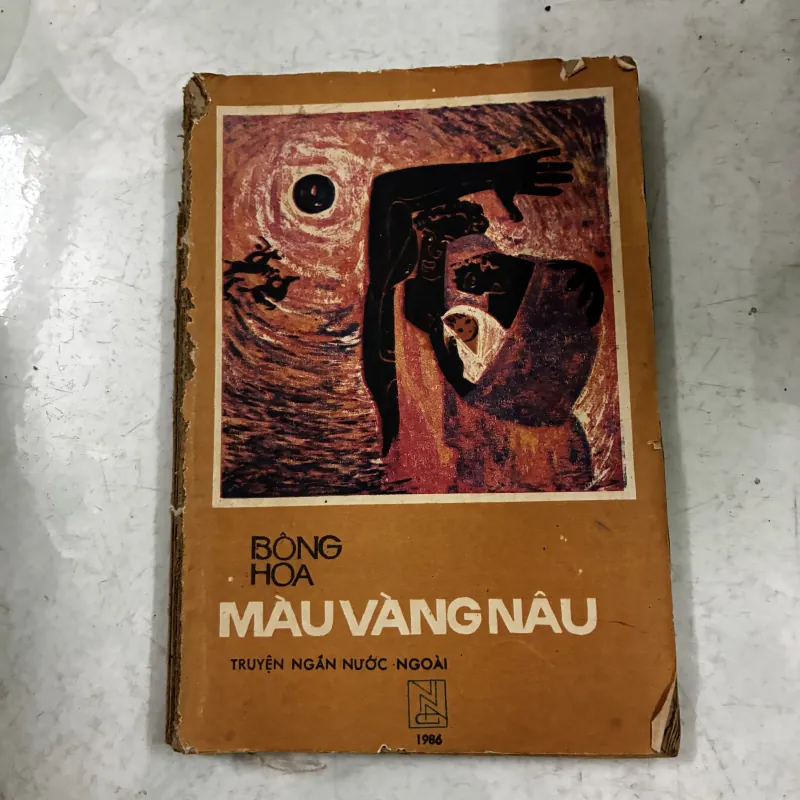 Bông hoa màu vàng nâu 1024807