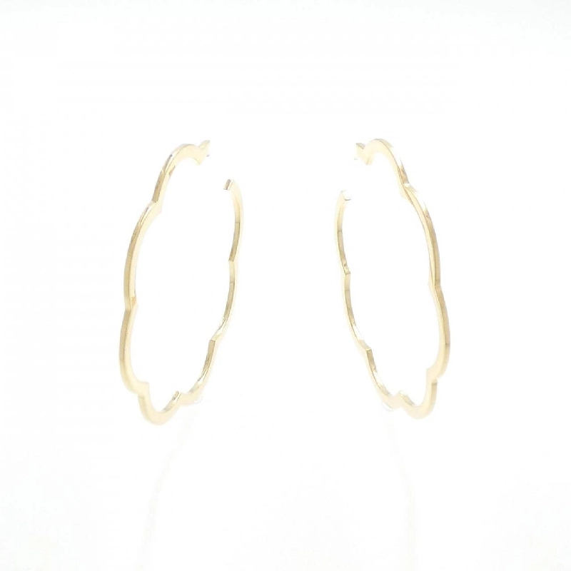 Bông tai lớn bộ sưu tập Camellia của Chanel 666131