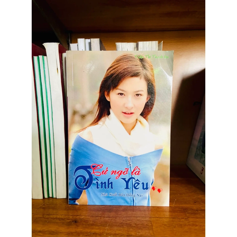 (Sách cũ SCGR) Cứ ngỡ là tình yêu - Trần Thị Thanh Du (2 tập) - Văn học VAVOB1T2-25 Blogmeo090426 1016578