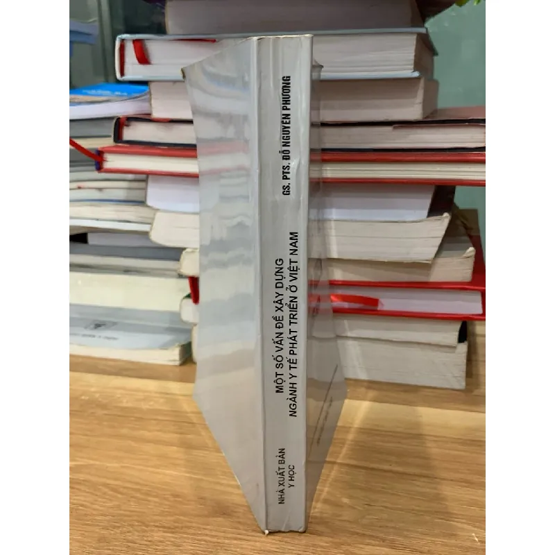 Một số vấn đề xây dựng ngành y tế phát triển￼ 718401