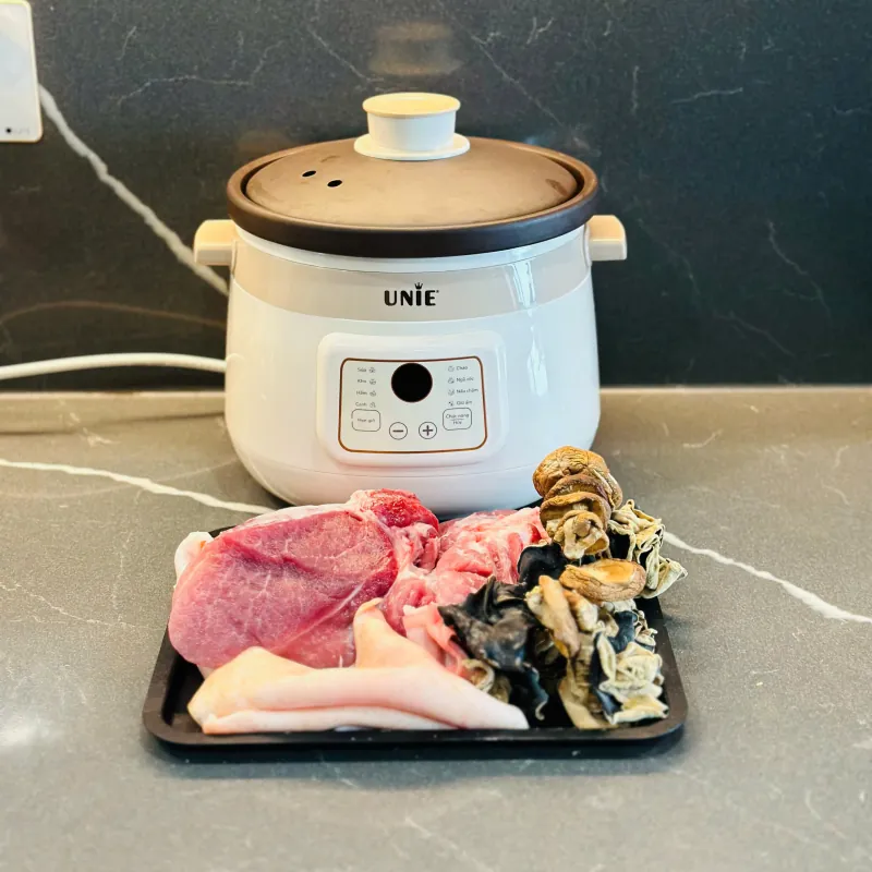 Nồi hầm chậm UNIE USC308. 779577