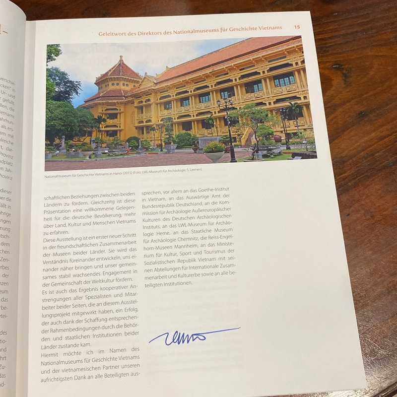 SCHATZE DER ARCHAOLOGIE VIETNAMS (BÁU VẬT KHẢO CỔ HỌC VIỆT NAM), XUẤT BẢN TẠI ĐỨC (2016) 493492