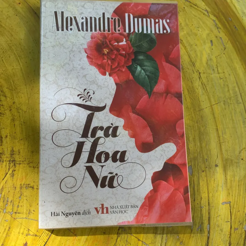 COMBO ALEXANDRE DUMAS : TRÀ HOA NỮ & HOA TUYLIP ĐEN 746820