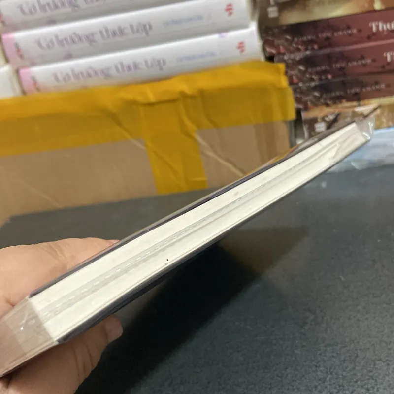 (Văn học hiện đại) - Tro tàn sắc đỏ - Pyun Hye-Young 976211