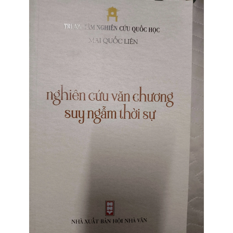 NGHIÊN CỨU VĂN CHƯƠNG VÀ SUY NGẪM - MAI QUỐC LIÊN - 2021 - 471 trang ANTQ2308 VĂN HỌC 919687