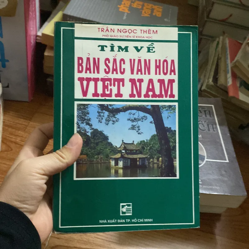 Tìm về bản sắc văn hoá Việt Nam 755347