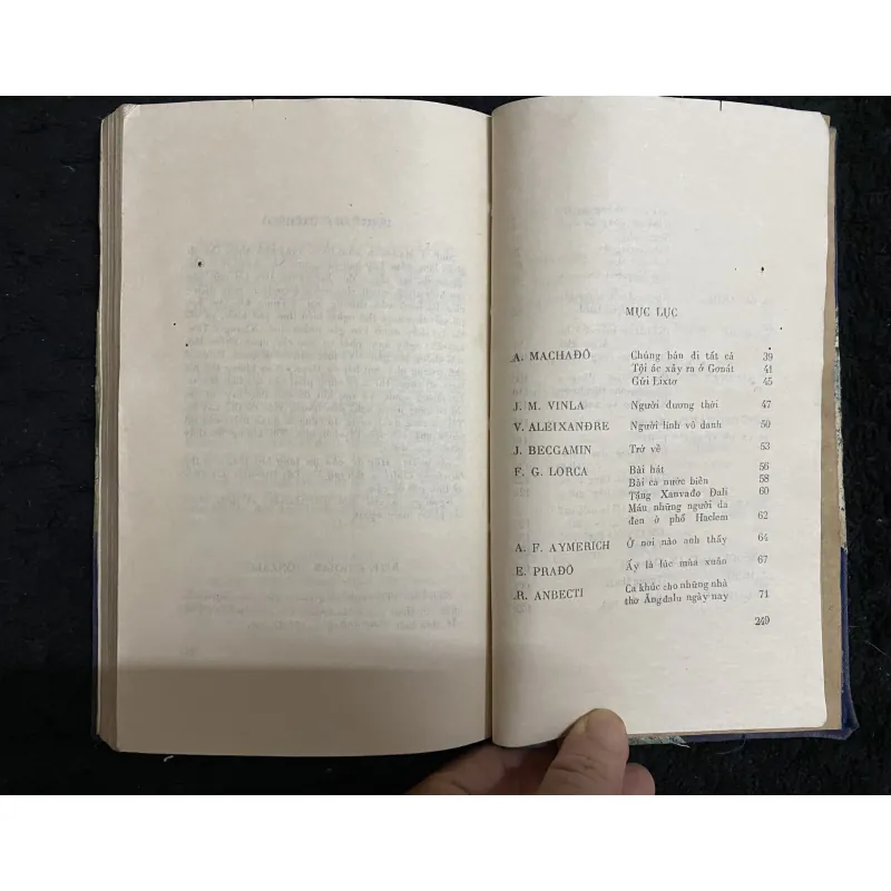 Thơ Tây Ban Nha chiến đấu. 1021956