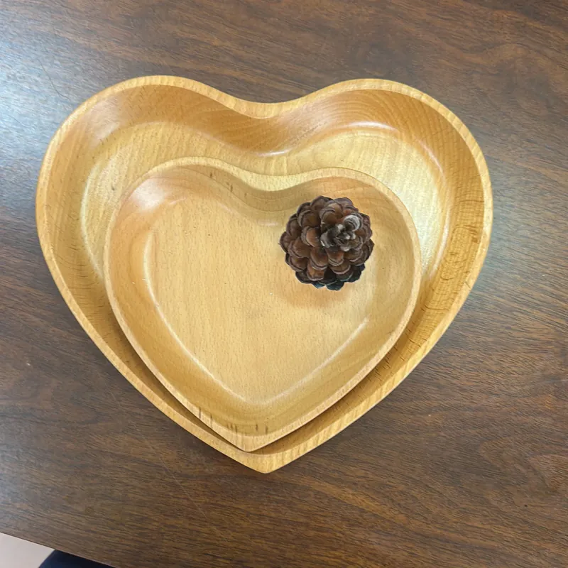 Decor dĩa gỗ hình trái tim (tặng thêm quà thông như hình)  680006