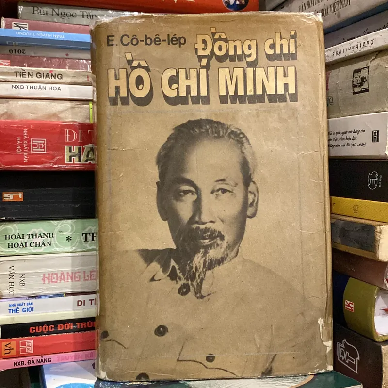 ĐỒNG CHÍ HỒ CHÍ MINH, Ê. CÔ-BÊ-LÉP, sách bìa cứng, in tại Liên Xô 1985 567393