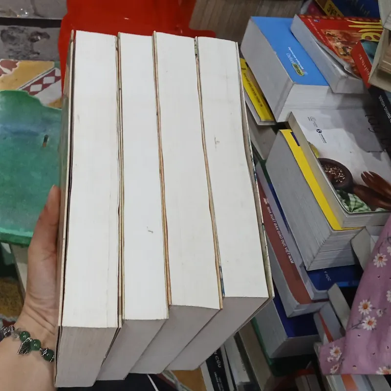 4c của tác giả Thi Định Nhu 929616