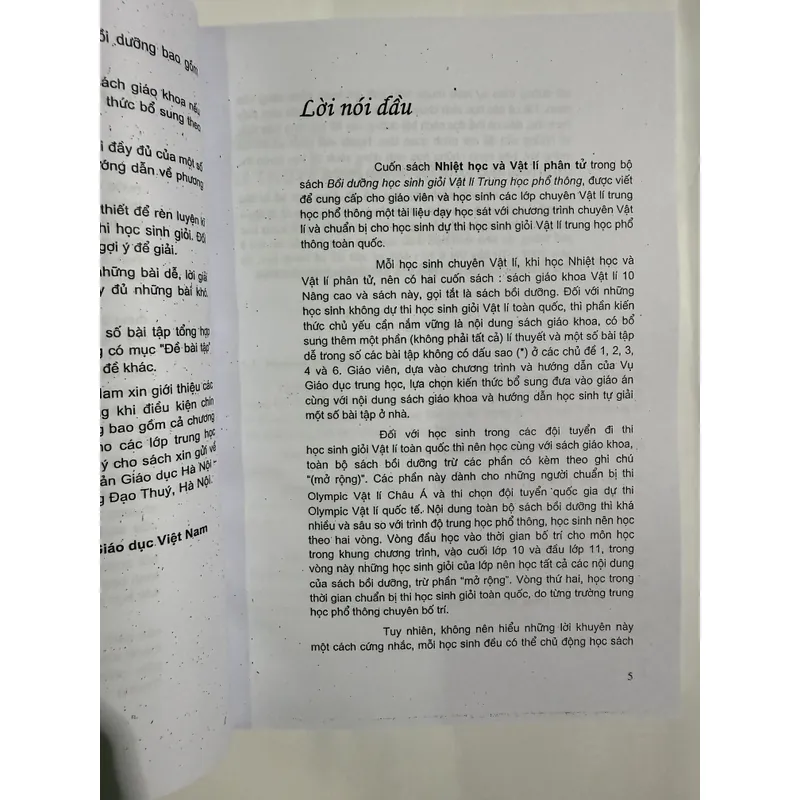 Bồi dưỡng học sinh giỏi vật lí trung học phổ thông Nhiệt học và Vật lí phân tử Phạm Quý Tư 708819