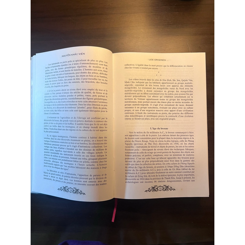 📖 Vietnam une longue histoire (sách tiếng Pháp)   539632