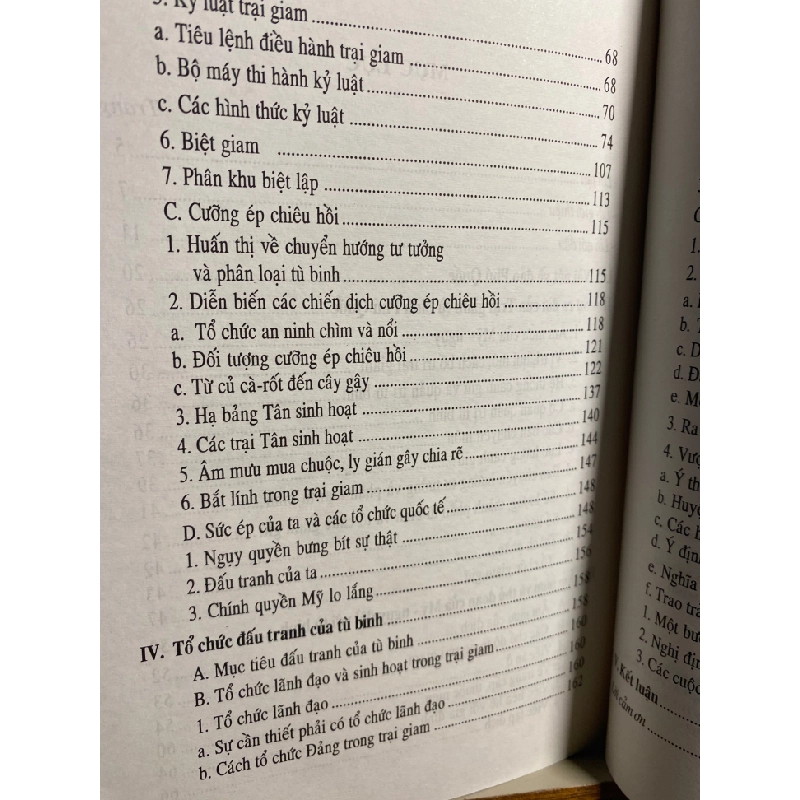 Trại Giam Tù Binh Phú Quốc Những trang sử đẫm máu 1967-1973- Tác giả Trần Văn Kiêm 413066