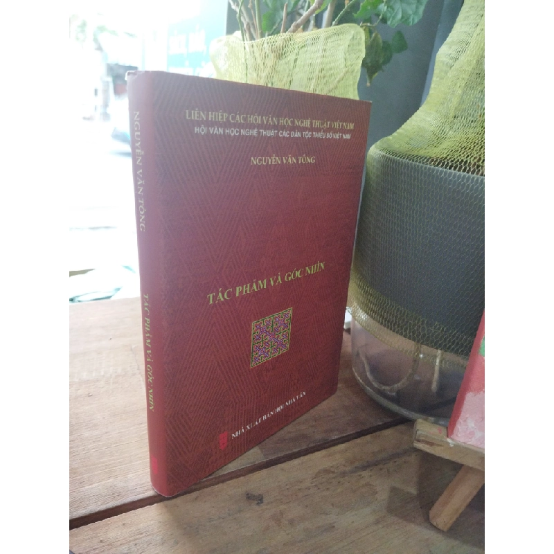 Tác phẩm và góc nhìn - Nguyễn Văn Tông 222254