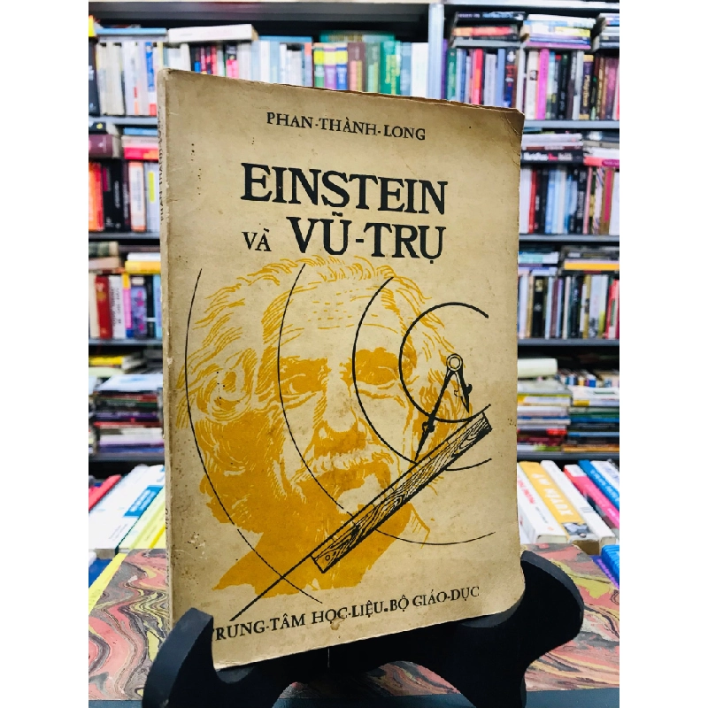 Einstein và vũ trụ - Phan Thành Long ( in lần nhất ) 126694