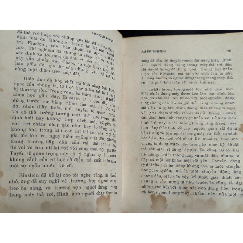 Albert Einstein - Leopold Infeld ( bản dịch Dương Đình Hoà ) 449866