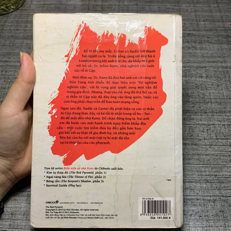 Kim Tự Tháp Đỏ - Rick Riordan 971473